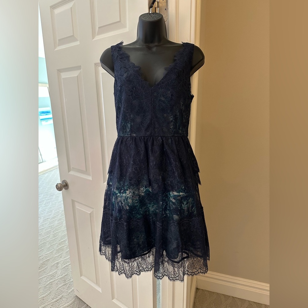 BCBG cocktail dress. Chantilly lace. Size 6.